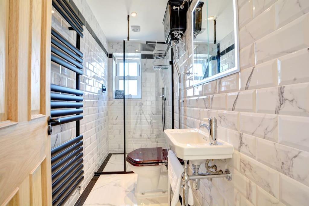 Modern 4 Bedroom Townhouse Perfect Location. Brighton Luaran gambar